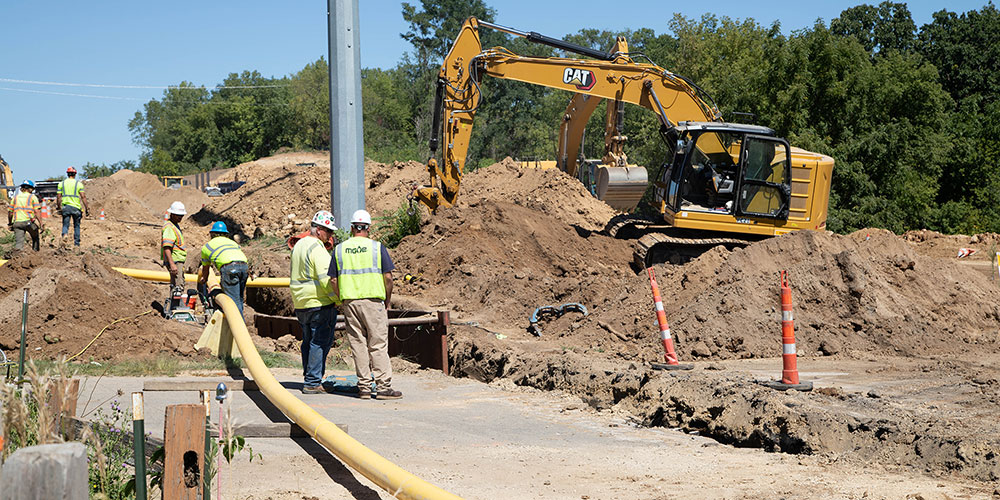 MGE crews install new gas pipeline in coordination with a road construction project in Madison, Wis.