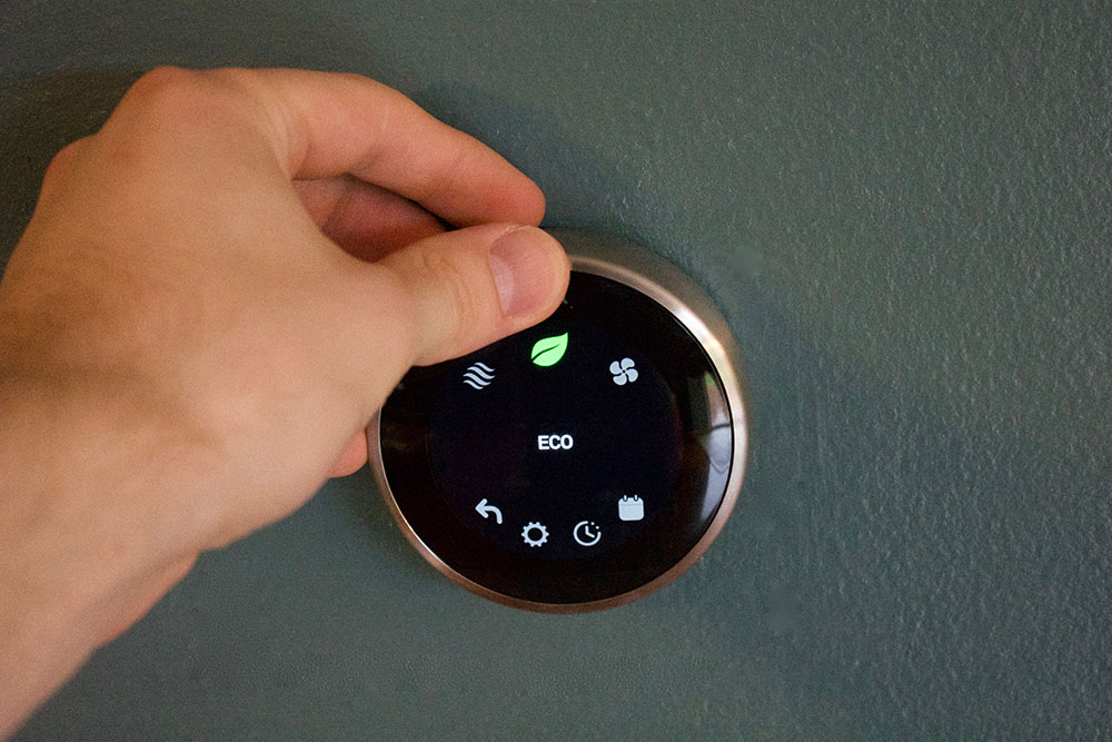 smart thermostat in eco mode