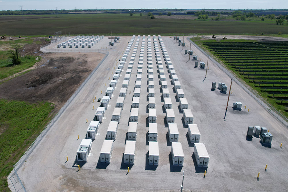 Aerial view of battery storage at Paris Solar-Battery Park.
